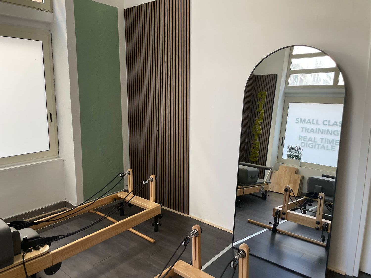 Interno dello studio di Pilates Reformer