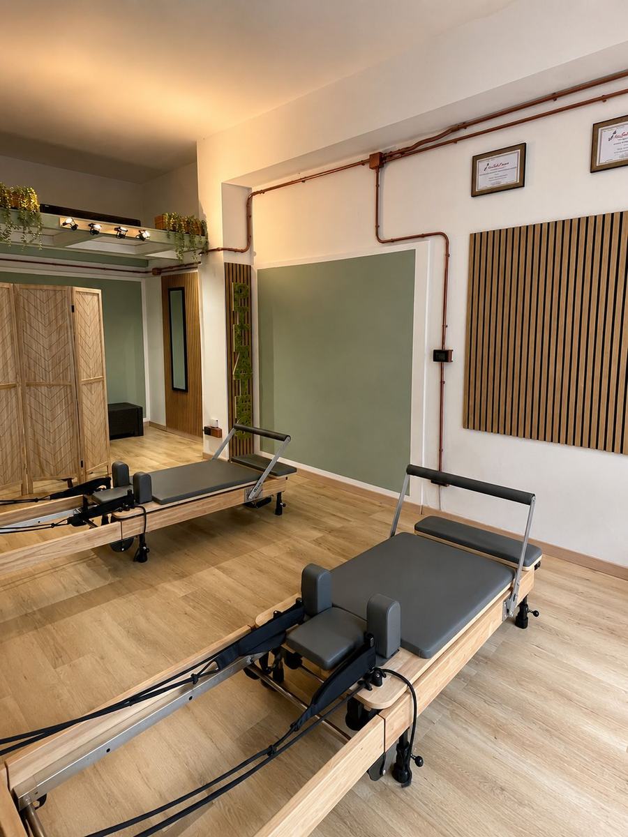 Interno dello studio di Pilates Reformer